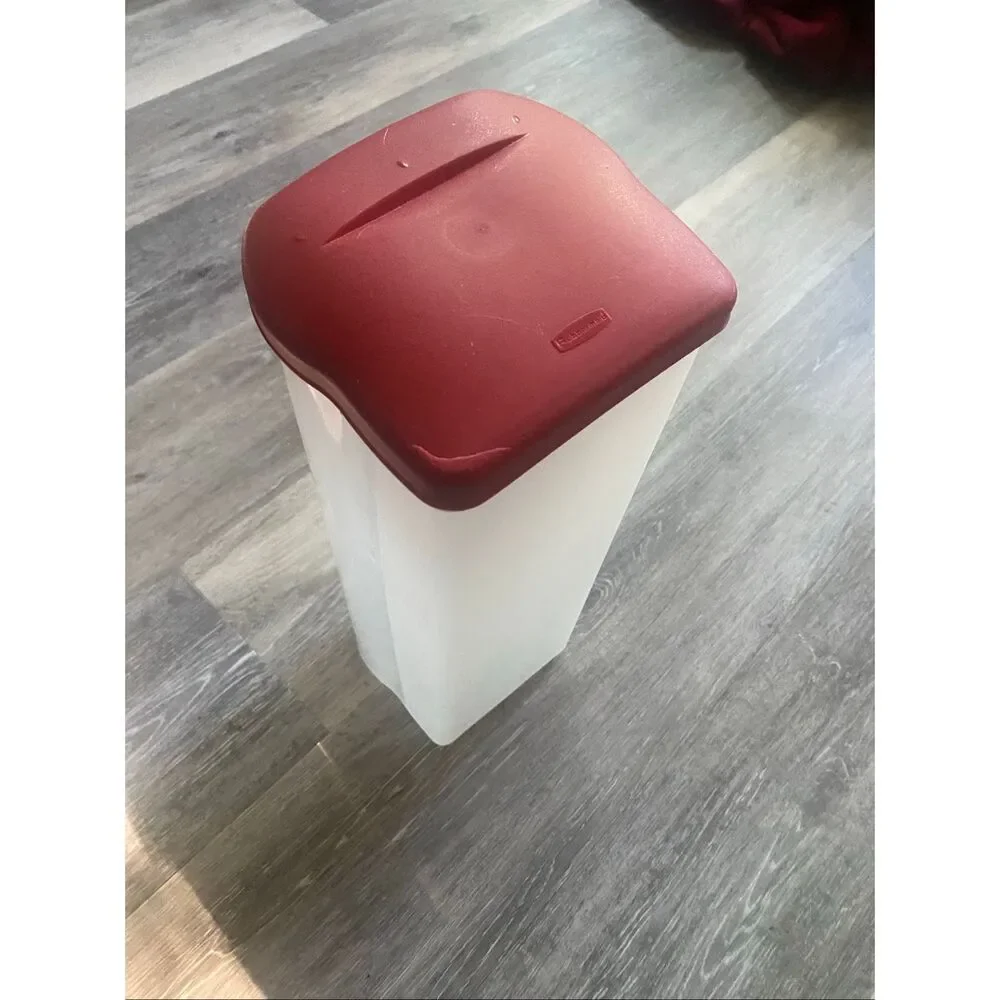 Rubbermaid Dry Food Storage Container White w/ Red Lid Kitchen Pantry Organizer